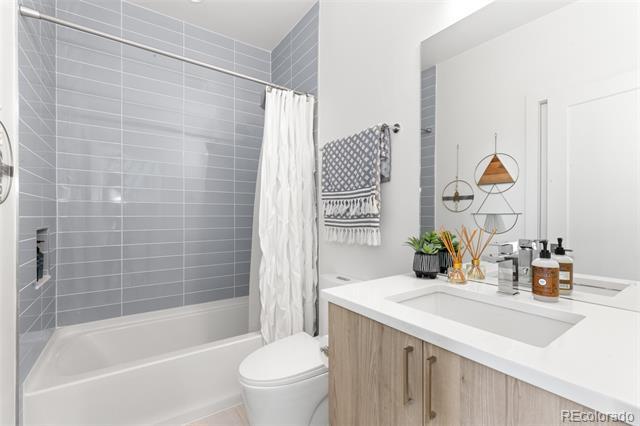 Building Photo - 1608 Irving St