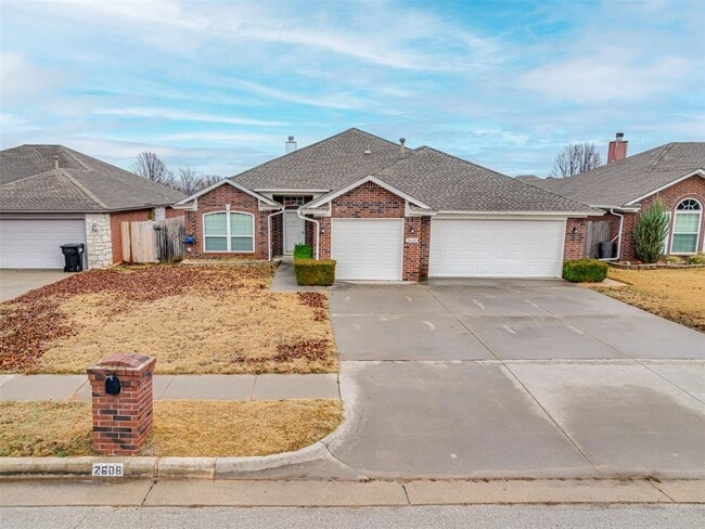 Building Photo - 2608 Southern Hills Dr