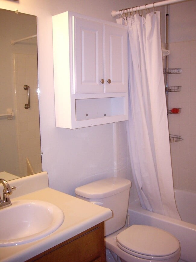 Building Photo - 2111 Victory Garden Ln