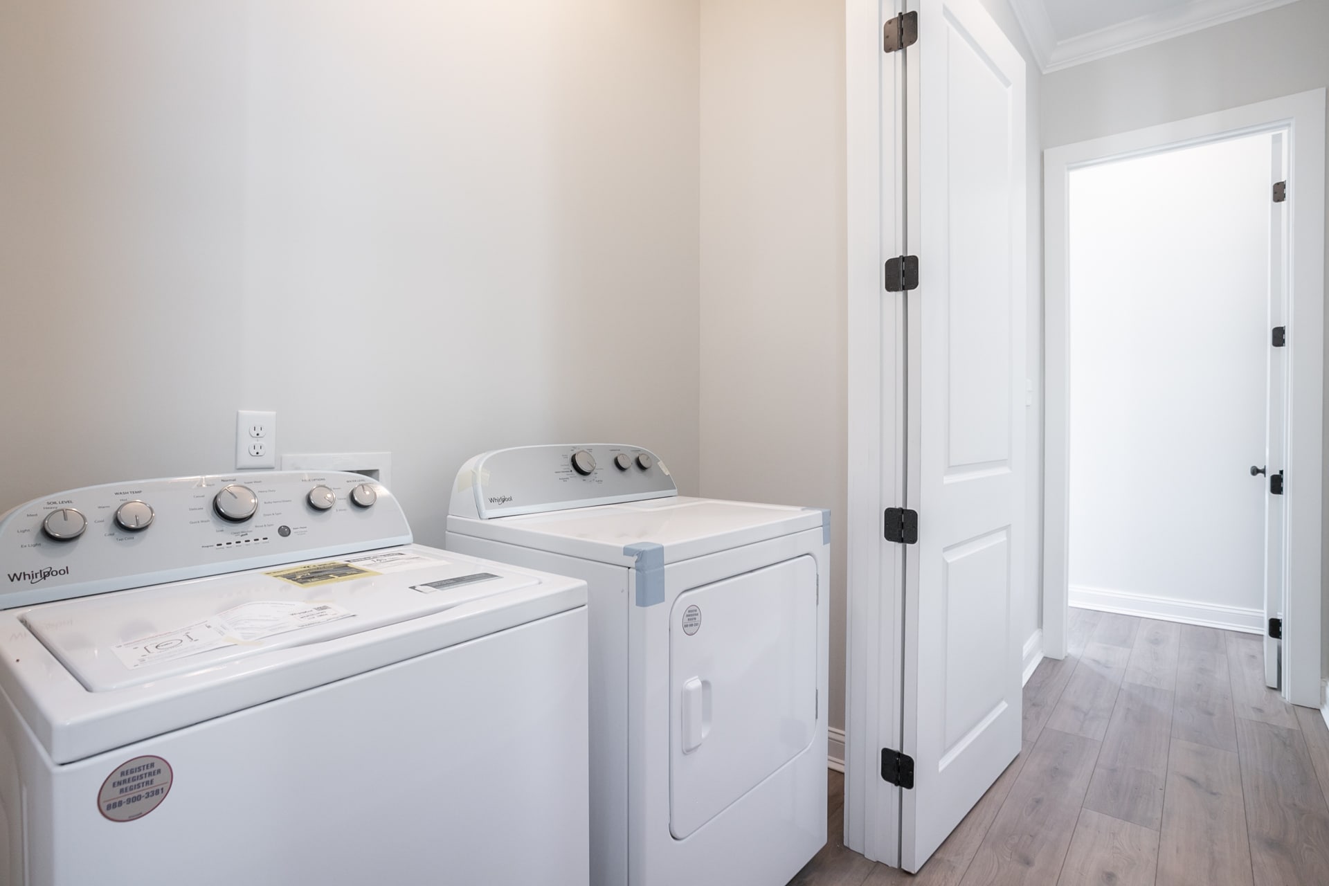 Laundry Closet - 1718 Barnard St