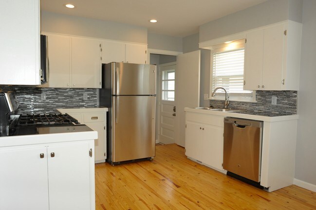 Building Photo - 1030 Veto St NW