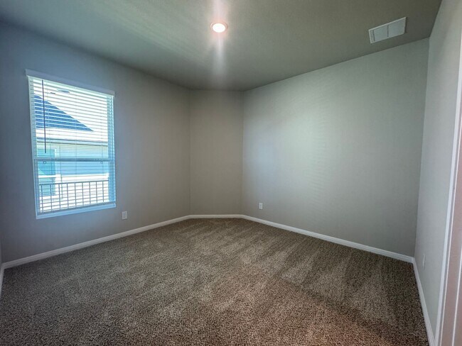 Building Photo - Stunning 4x3 Luxury Duplex in Buda, TX!