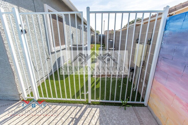 Building Photo - 21748 E Escalante Rd