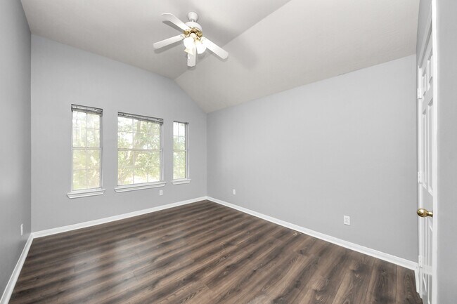 Building Photo - 3506 Evergreen Sq Trl