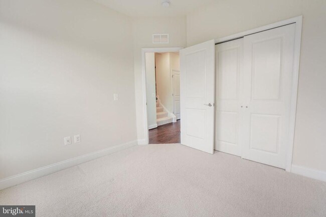 Building Photo - 2056 Alder Ln