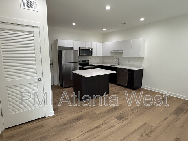 Primary Photo - 750 Cascade Pl SW