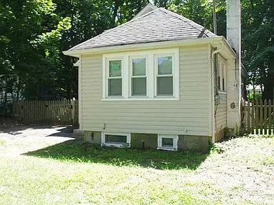 Building Photo - 26 Courter Ave