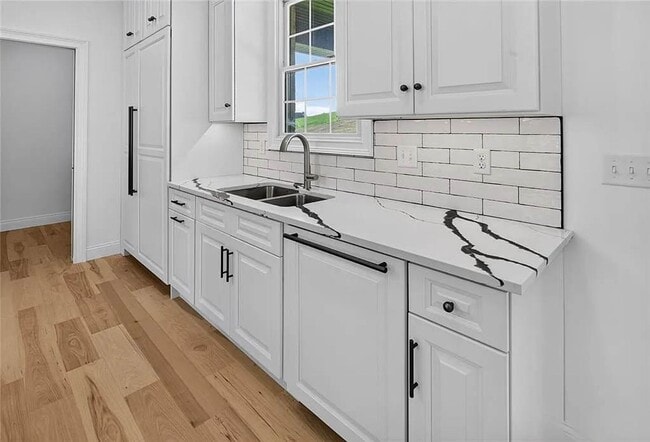 Building Photo - 1528 Brunston Dr