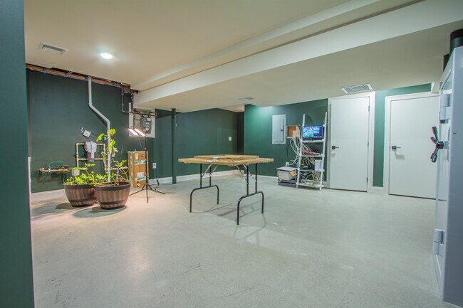 Building Photo - 36 Rutherford Pl