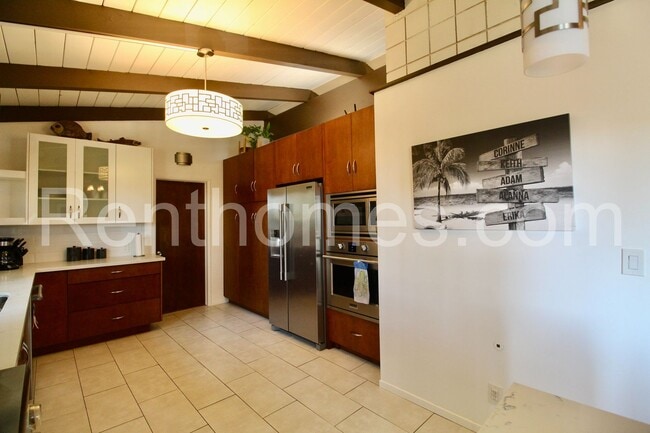 Building Photo - 8830 Mariposa St