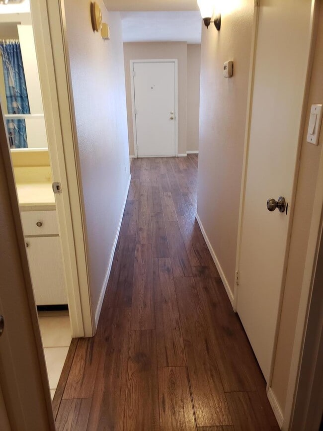 Building Photo - 9626 W Mountain View Rd