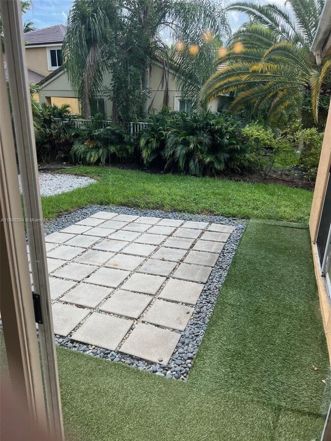 Building Photo - 894 Phoenix Way