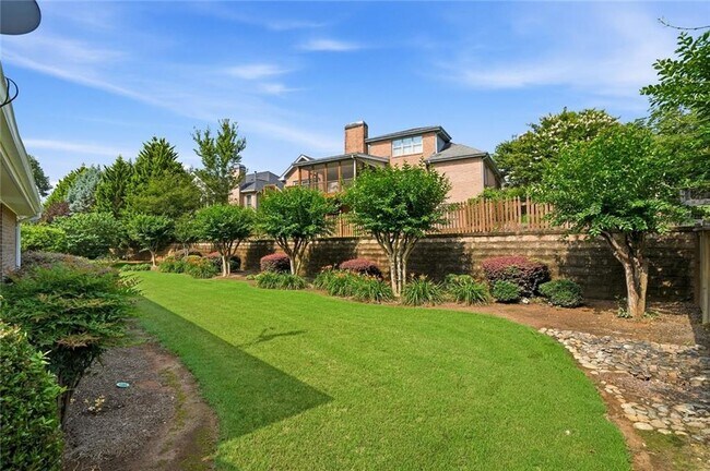 Building Photo - 330 Carybell Ln