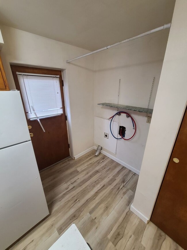 Building Photo - Knowles 4-Plex