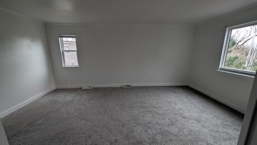 Building Photo - 1161 S Yosemite Way