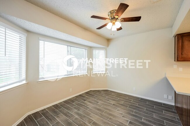 Building Photo - 9501 Chelmsford Dr