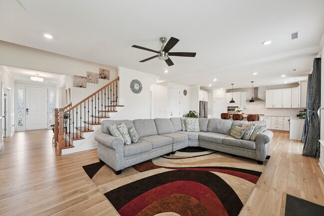 Building Photo - 200 Cloud Berry Ln