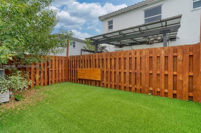 Building Photo - 2652 SE 13th St