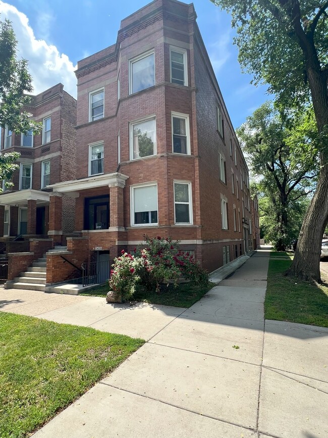 Primary Photo - 1456 N Kedzie Ave
