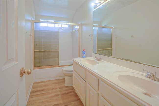 Building Photo - 5602 Whisper Ridge Dr