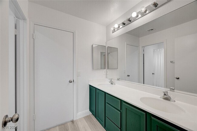 Building Photo - 9893 Canyon Peak Dr