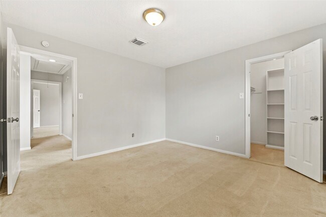 Building Photo - 15014 Lantern Creek Ln