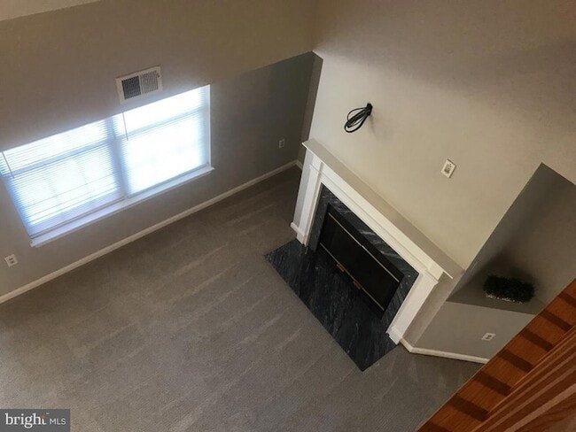 Building Photo - 9808 Lake Point Ct
