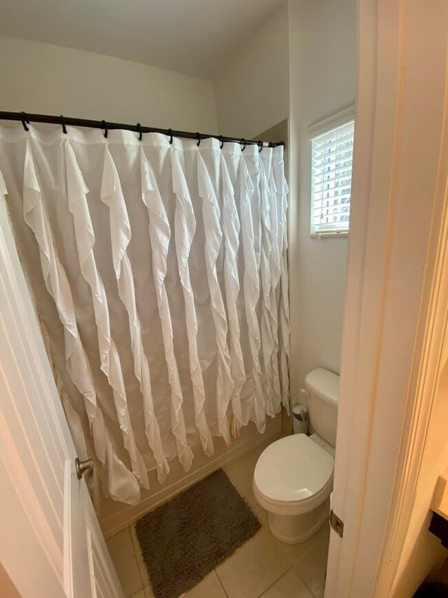 Building Photo - 2622 Webb Ave