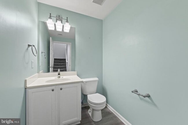 Building Photo - 703 Horse Chestnut Ct