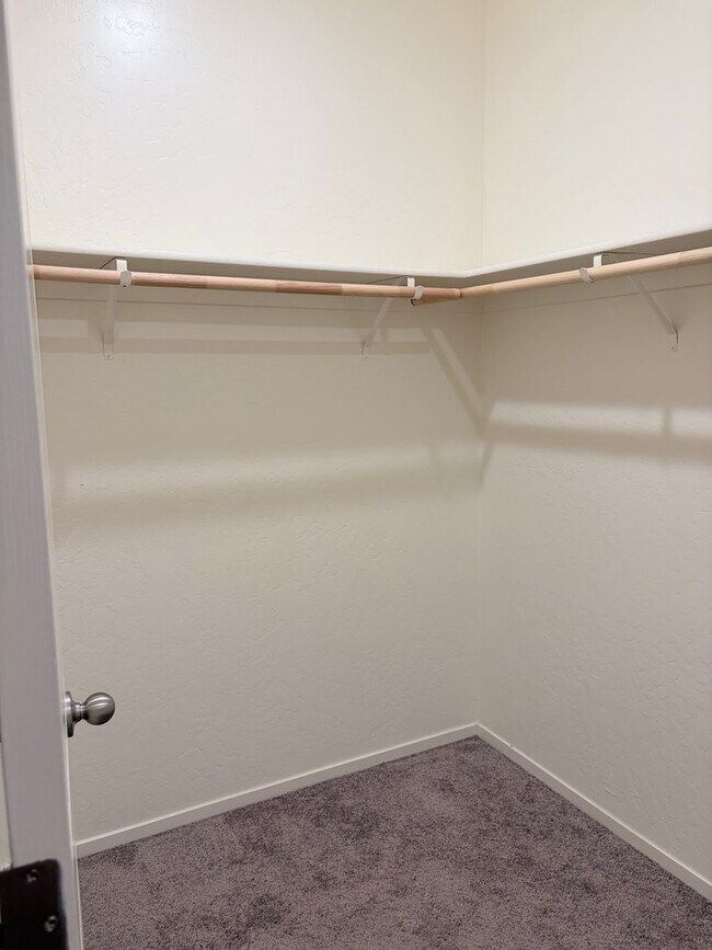 Building Photo - 1588 Hartley Dr