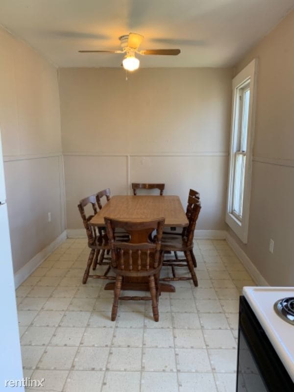 Building Photo - 821 Live Oak St