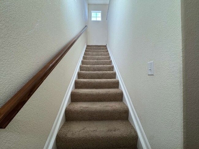 Building Photo - 631 Hanging Rock Pl