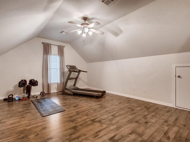 Building Photo - 9409 Jenaro Ct