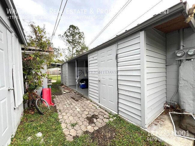 Building Photo - Charming 2/1 duplex in St Pete!