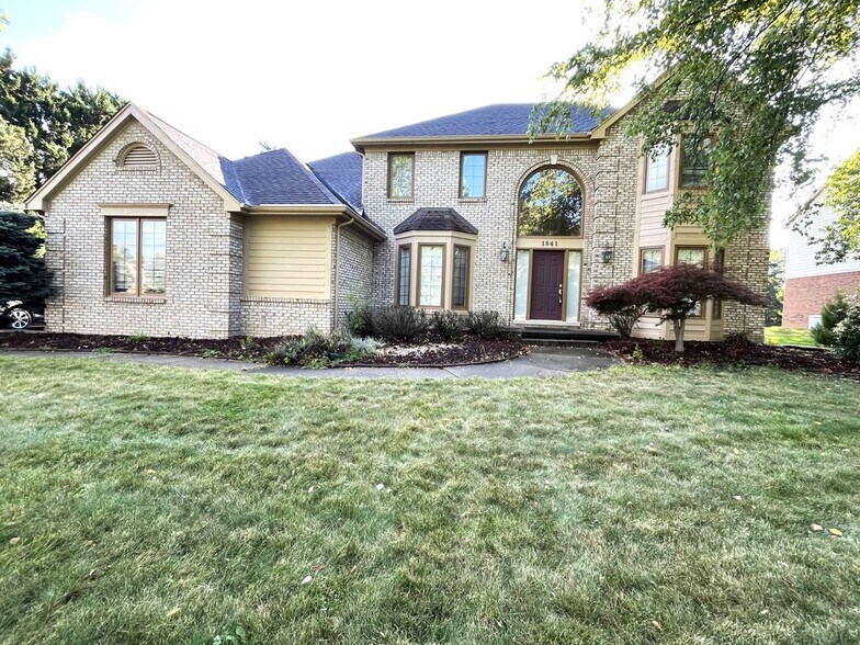 Primary Photo - 1841 Grayslake Dr