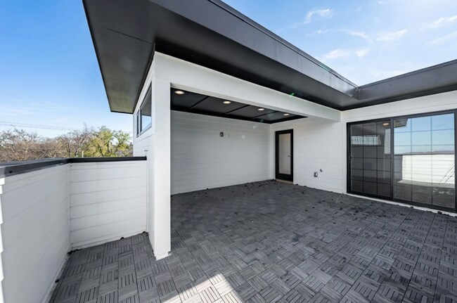 Building Photo - 2805 Torbett St
