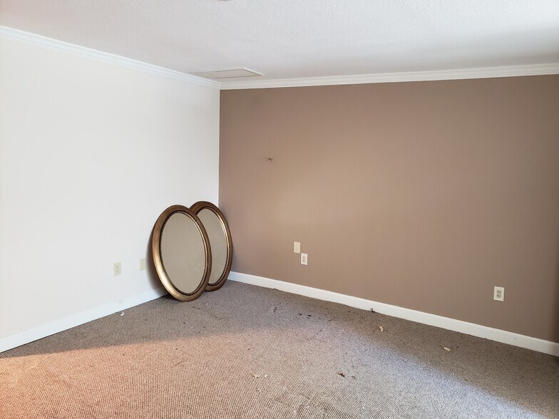 Building Photo - 50 Sun Air Blvd E