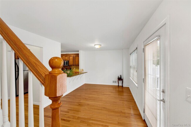 Building Photo - 752 Pelham Rd