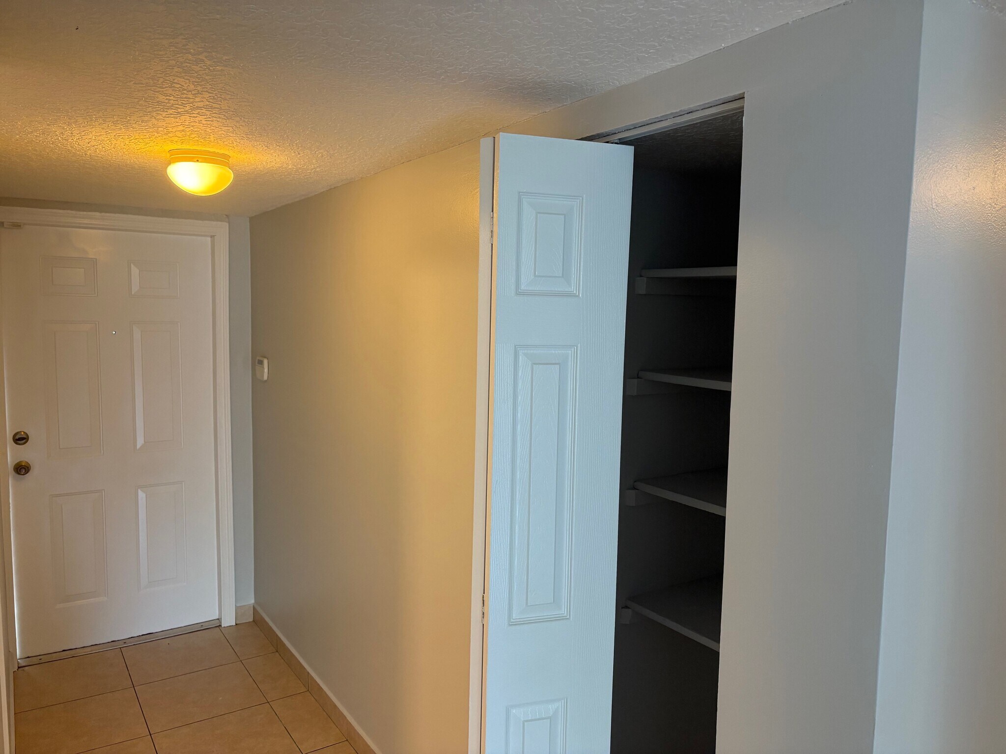 Building Photo - 4600 SW 67th Ave