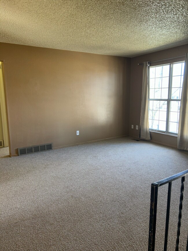 Living room - 2412 Dodd Ln