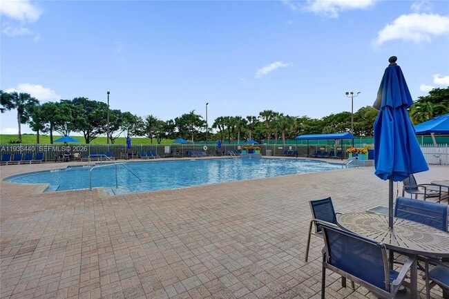 Building Photo - 1046 Satinleaf St