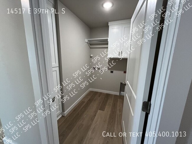 Building Photo - 14517 E 39th Pl S