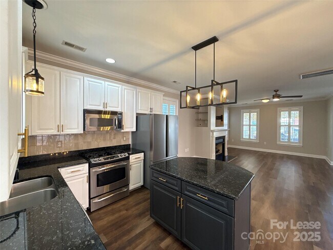 Building Photo - 1903 Lela Avenue