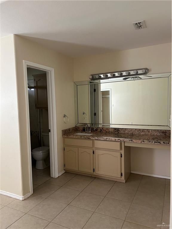 Building Photo - 14 Bracey