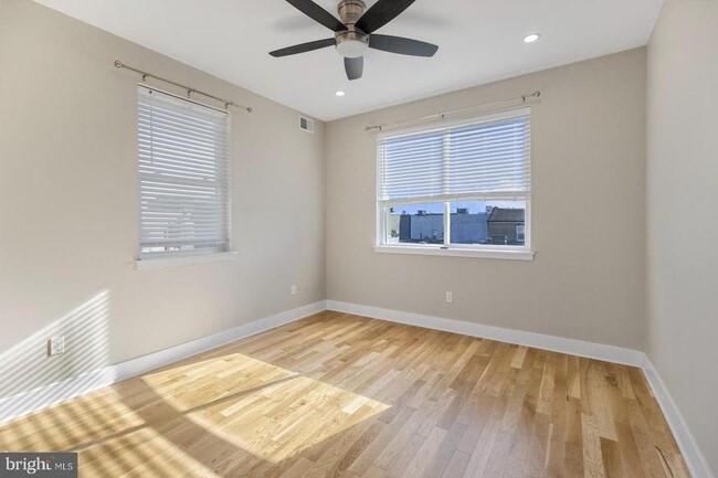 Building Photo - 912 Ellsworth St