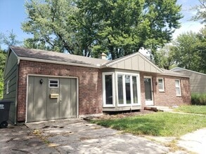 Building Photo - Remodeled Raytown Home-Available NOW!!