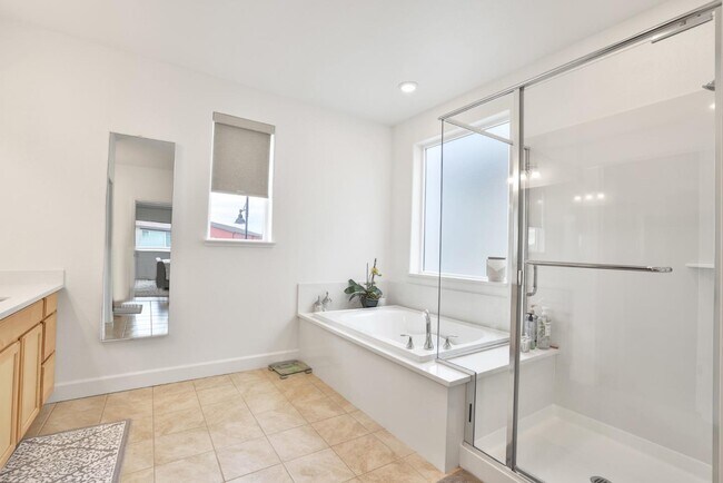 Building Photo - 2887 Penrose Ln