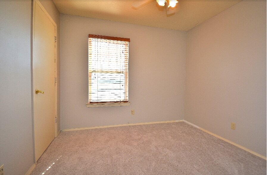 Building Photo - 1032 Camino Vista Aurora