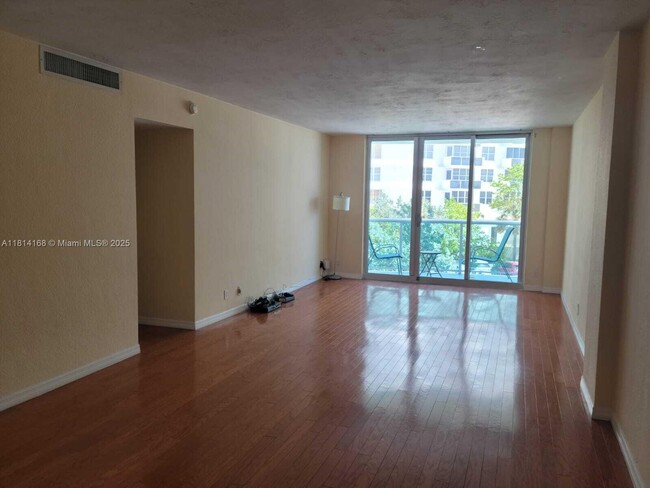 Building Photo - 3801 S Ocean Dr