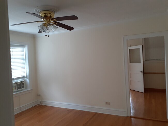 dinning room - 913 Ontario St